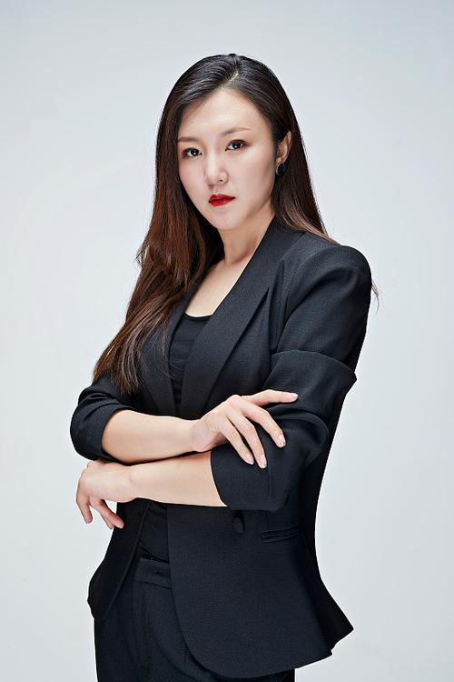 邱鲁意 视觉与舞美负责人